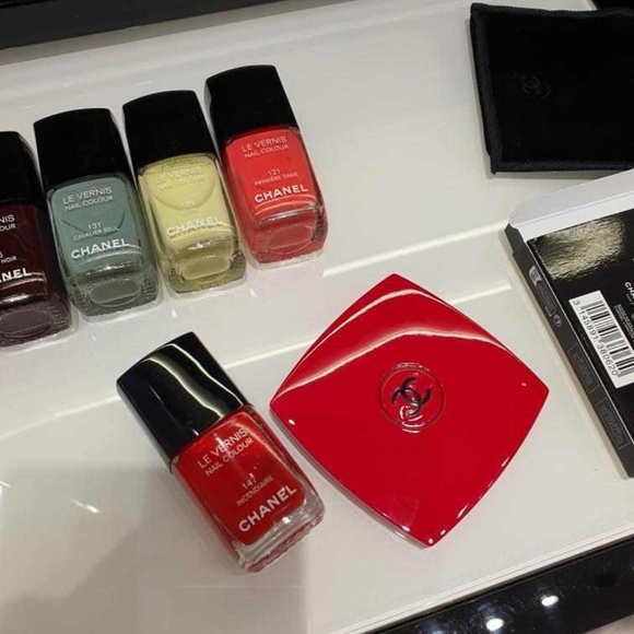 LIMITED EDITION CHANEL BRUSH AND MIRROR SET - Picture 4 of 6